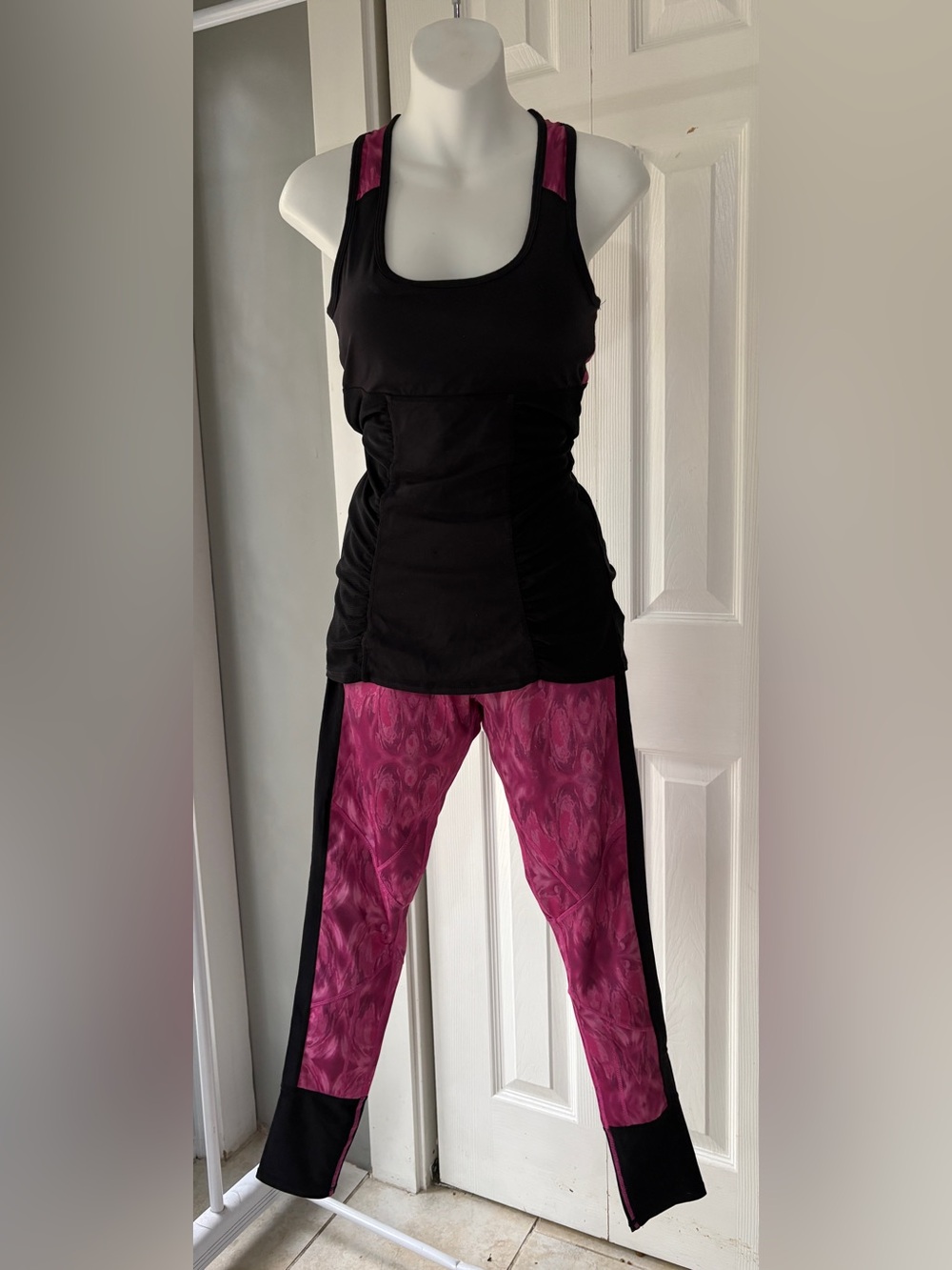 Black & Pink Women's Activewear Set Size Small